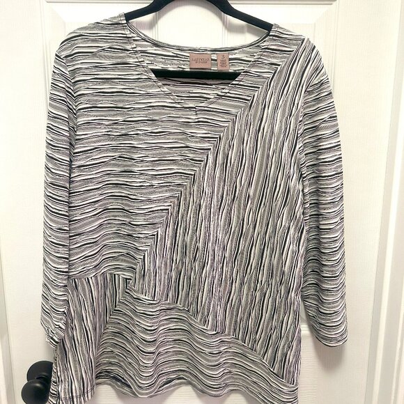 EASY WEAR by Chico''s Size 3 Black and White V-Neck Pullover - Picture 1 of 3